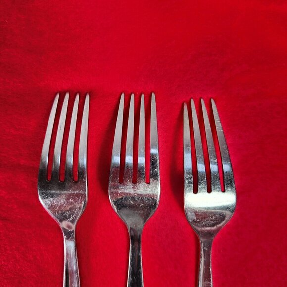 Oneida Forks Peninsula Castle Jordan Laura Pattern 7 7/8" Set of 3 - Picture 7 of 11